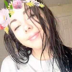 Meet your Posher, Alycia